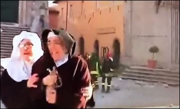 Ιταλία – Πυροσβέστες απομακρύνουν καλόγριες από την εκκλησία – ΒΙΝΤΕΟ