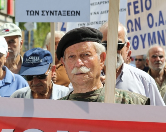 Συγκέντρωση διαμαρτυρίας συνταξιούχων στο Ηράκλειο – ΦΩΤΟ