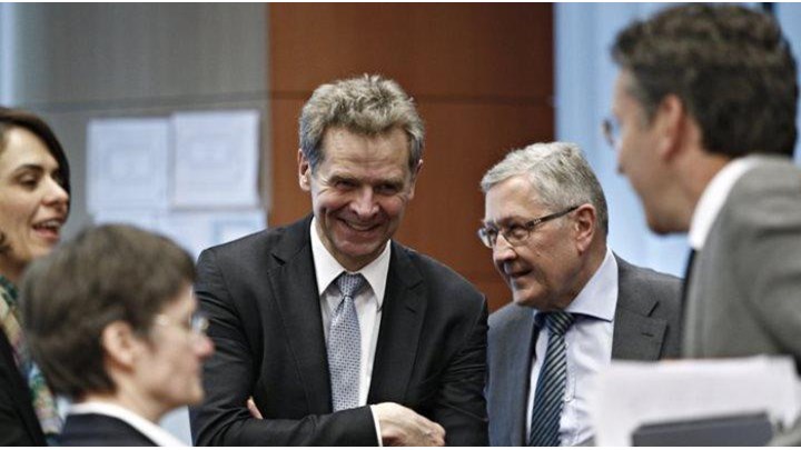 «Βόμβα» για κόφτη, αδιέξοδο για χρέος σε μυστική συνάντηση των δανειστών