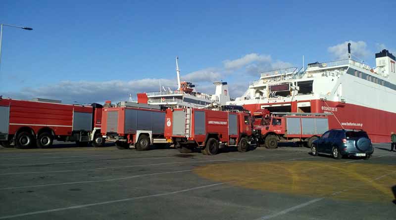 Φεύγουν πυροσβεστικά οχήματα από την Ραφήνα για την Άνδρο – ΤΩΡΑ
