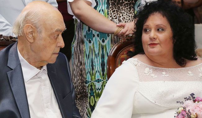 Ο ασυνήθιστος όρος στη διαθήκη του Ανδρέα Μπάρκουλη για την σύζυγό του