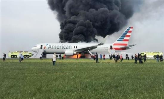 Τρόμος στο Σικάγο – 20 τραυματίες από φωτιά σε αεροπλάνο κατά την απογείωση – ΒΙΝΤΕΟ