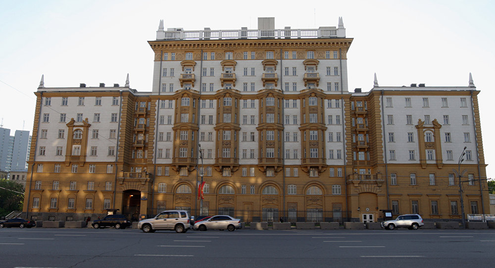 Sputnik: Τηλεφώνημα για βόμβα στην αμερικανική πρεσβεία στη Μόσχα – ΤΩΡΑ