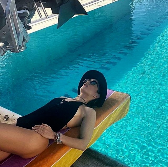 Η Ντάνη… sex symbol σε ερωτικό τρίγωνο