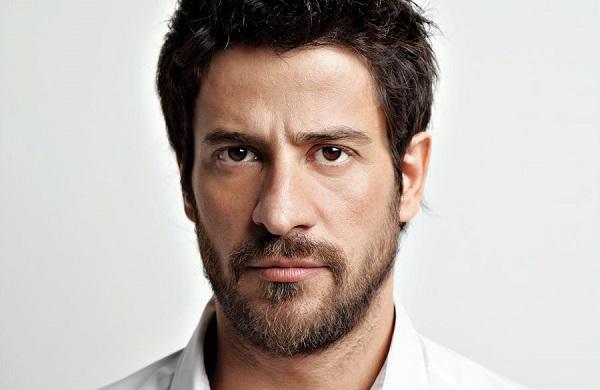 Ο Αλέξης Γεωργούλης συστήνει τον αδελφό του – ΦΩΤΟ