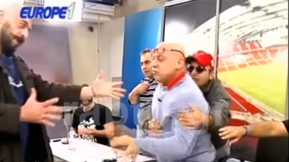 Στημένη η εισβολή στην εκπομπή του Ραπτόπουλου; – ΒΙΝΤΕΟ