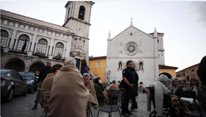 Τρόμος από τα νέα χτυπήματα του Εγκέλαδου στην Ιταλία – Δύο τραυματίες