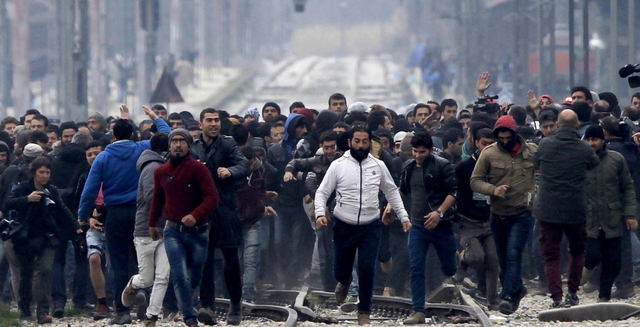 Συναγερμός στην ΕΛ.ΑΣ. για εξεγέρσεις σε hot spots