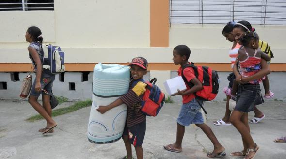 ΗΠΑ: Εκατοντάδες χιλιάδες απομακρύνονται από τα παράλια εξαιτίας του τυφώνα Μάθιου