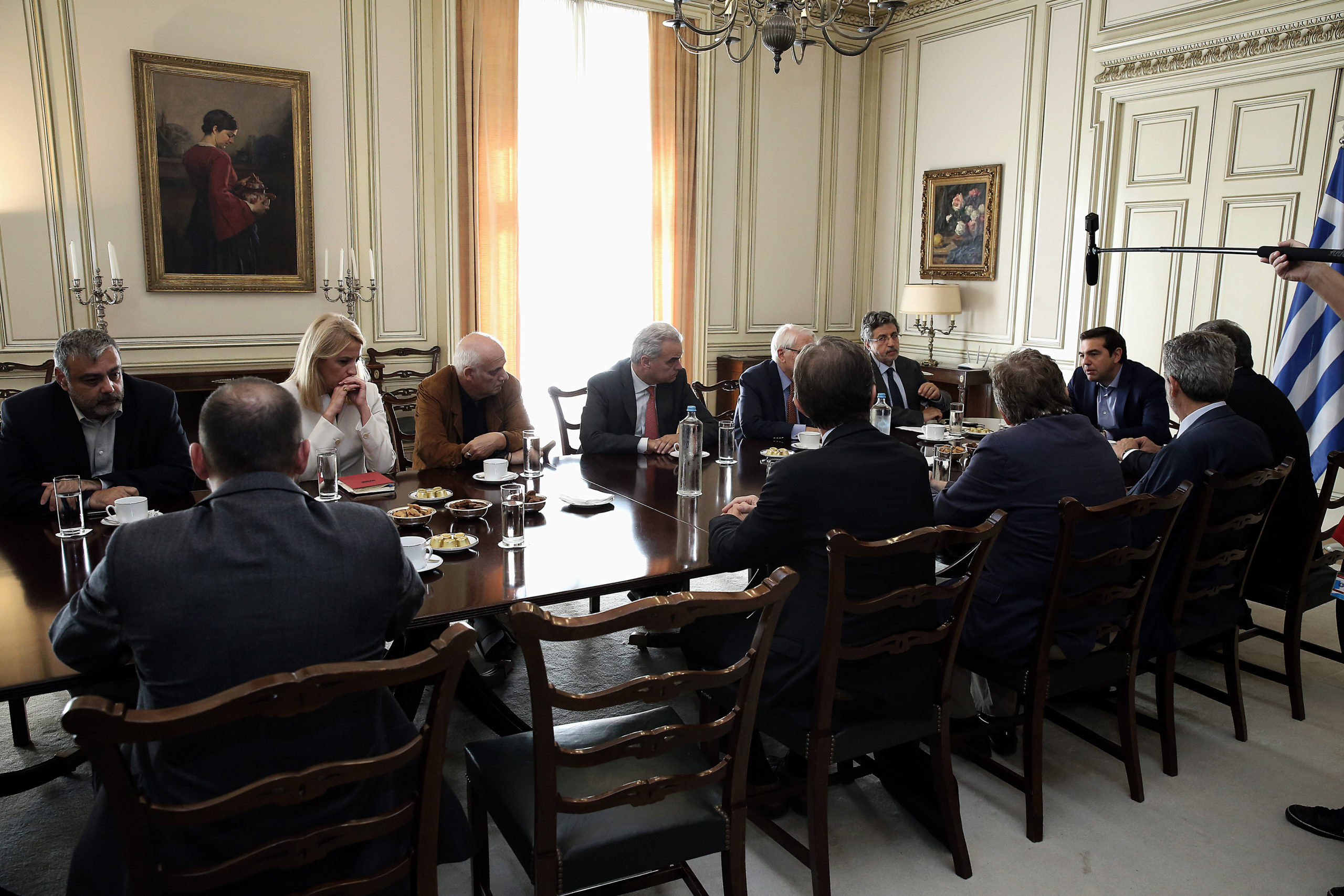 Το πρόσωπο-έκπληξη της Επιτροπής για τη Συνταγματική Αναθέωρηση – ΦΩΤΟ