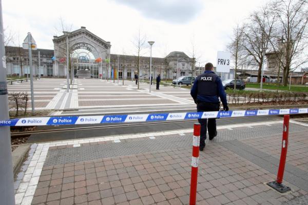 Εκκενώνεται το αεροδρόμιο του Σαρλερουά – ΒΙΝΤΕΟ – ΤΩΡΑ