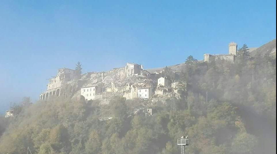 Νέες ΦΩΤΟ και ΒΙΝΤΕΟ από τον ισχυρό σεισμό στην Ιταλία