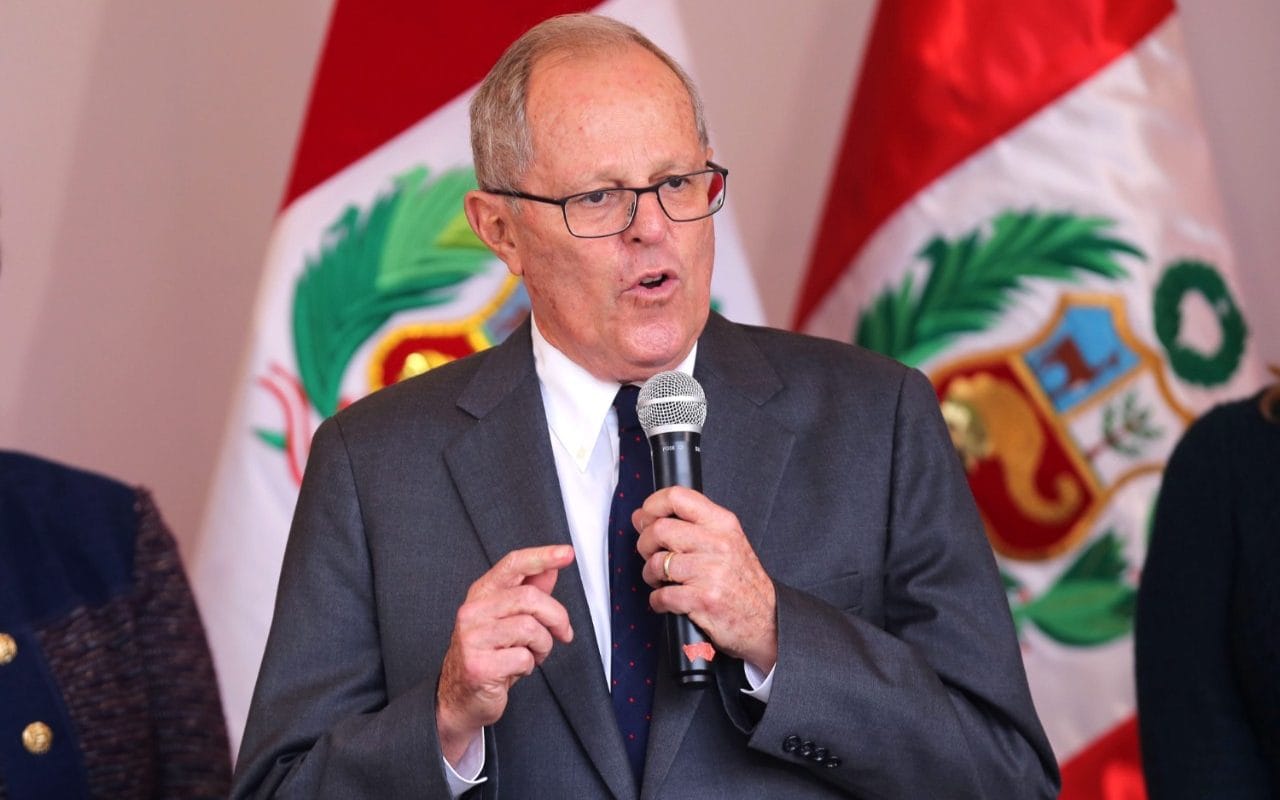 Περού: Με ετήσιο εισόδημα 700.000 δολαρίων ο πρόεδρος της χώρας παραπονέθηκε για τον μισθό του