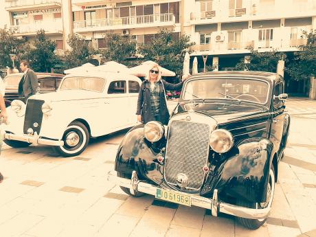 Πάτρα: “Κυρίες” μιας άλλης εποχής έκλεψαν τις εντυπώσεις – ΦΩΤΟ