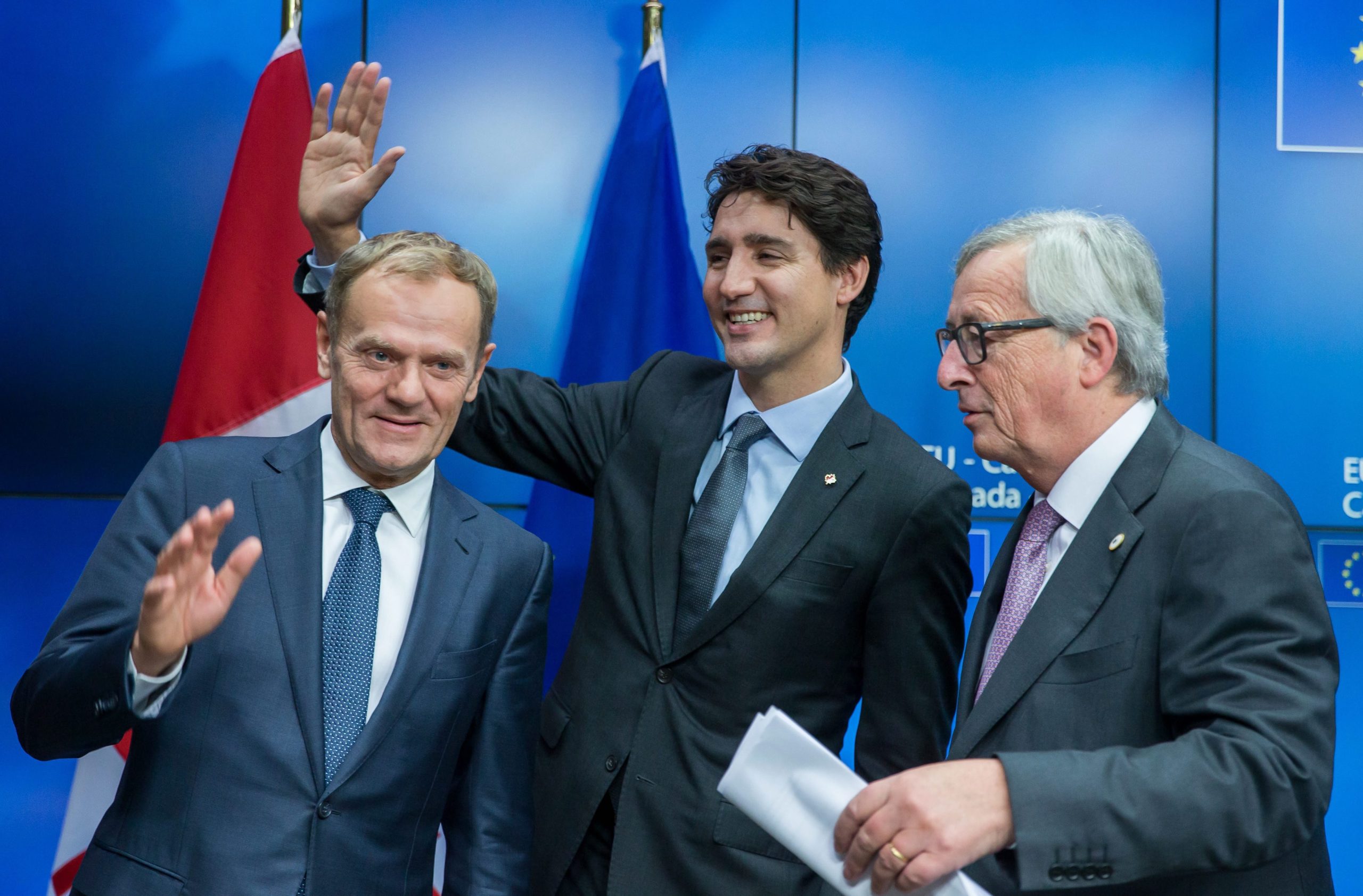 Υπογράφηκε η συμφωνία ελεύθερου εμπορίου ΕΕ-Καναδά