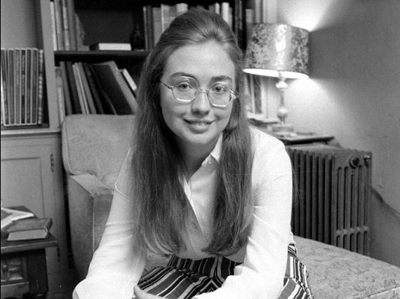 Αναγνωρίζετε τη γυναίκα της φωτογραφίας;