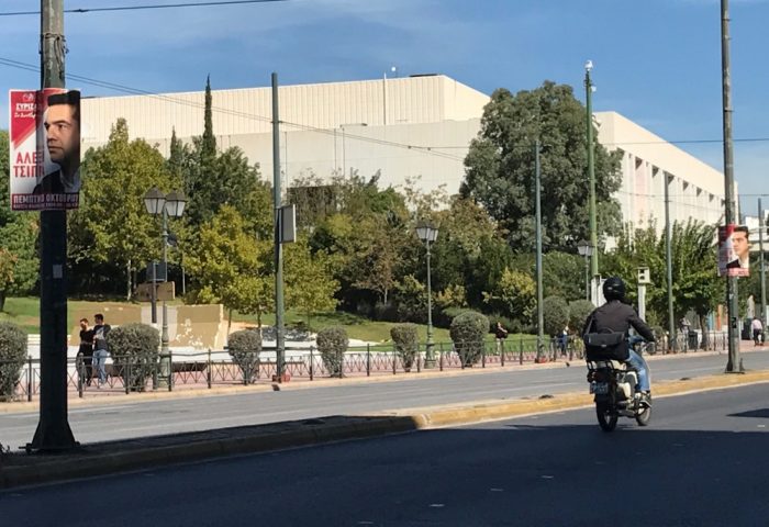 Ο Αντιδήμαρχος Αθηναίων για τις αφίσες του ΣΥΡΙΖΑ: Ξηλώσαμε 630 από τους δρόμους