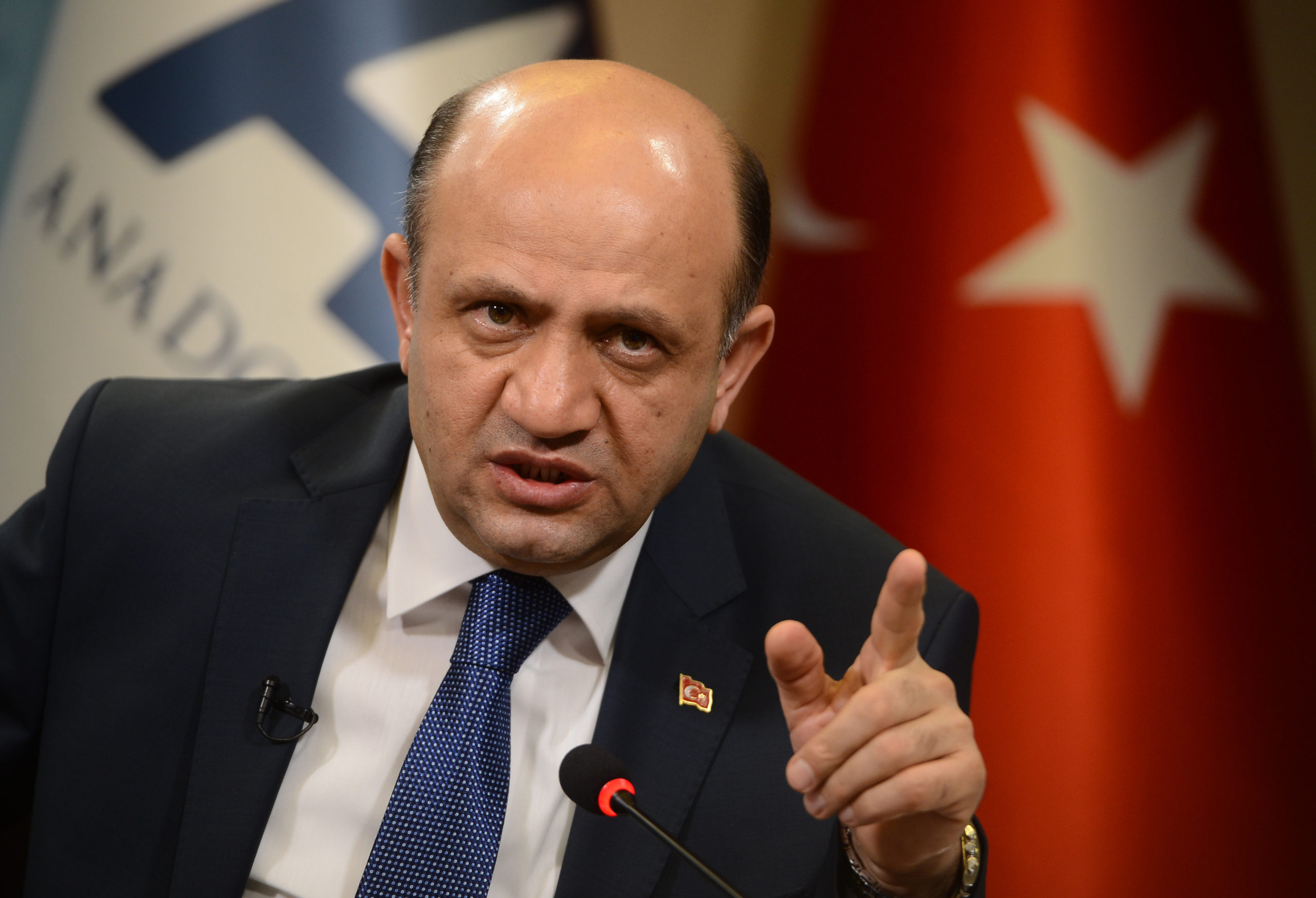 Ο Τούρκος υπουργός Άμυνας: Να φύγει το ΝΑΤΟ από το Αιγαίο