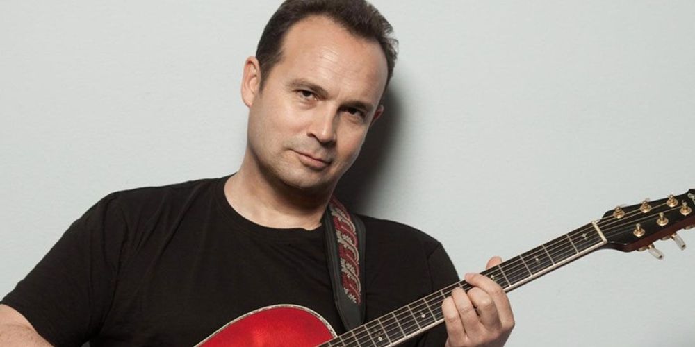 Το συγκινητικό αντίο του Κώστα Μακεδόνα στον πιλότο του Τσέσνα – ΦΩΤΟ