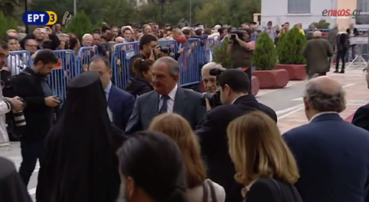Ο Καραμανλής στον Ιερό Ναό του Αγίου Δημητρίου στη Θεσσαλονίκη – ΒΙΝΤΕΟ