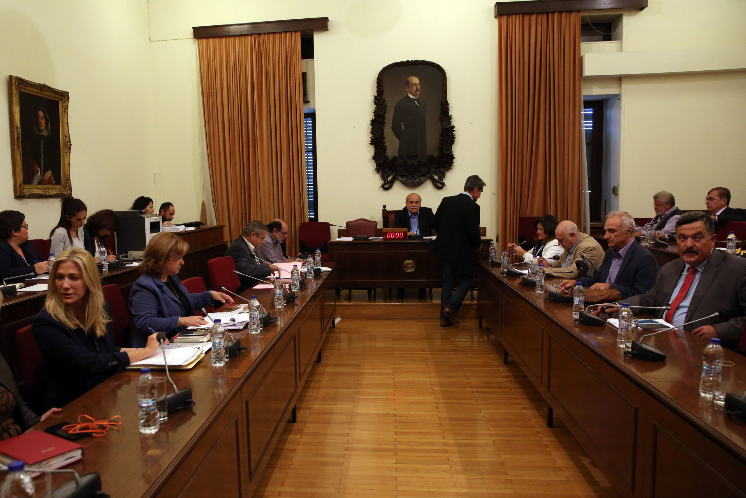 “Ναυάγησε” η προσπάθεια συγκρότησης του ΕΣΡ