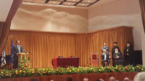 Επίτιμοι δημότες Μυκόνου ο Προκόπης Παυλόπουλος και ο Αρχιεπίσκοπος Ιερώνυμος