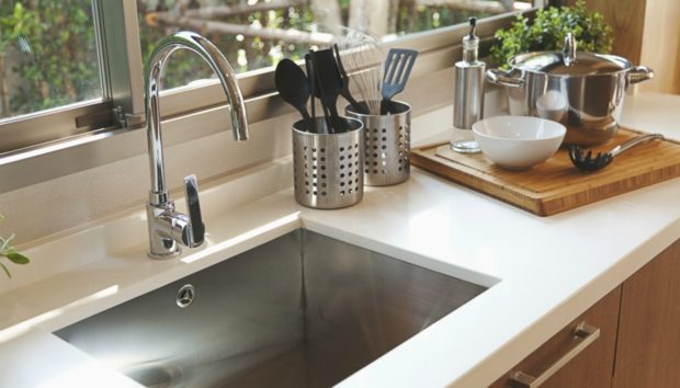 Αυτό είναι το λάθος που καταστρέφει τον νεροχύτη σας