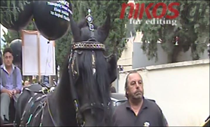 Με άμαξες και άλογα η πορεία διαμαρτυρίας των εργαζομένων στα νοσοκομεία – ΒΙΝΤΕΟ