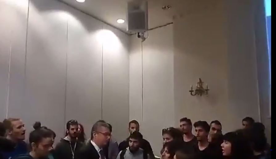 Επεισόδιο μεταξύ φοιτητών και του πρύτανη του Πανεπιστημίου Μακεδονίας – ΒΙΝΤΕΟ