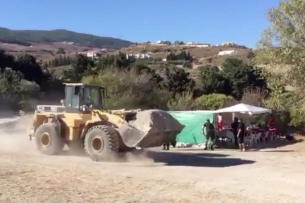 Σκαπτικό μηχάνημα επιστράτευσαν στις έρευνες για τον Μπεν – ΒΙΝΤΕΟ