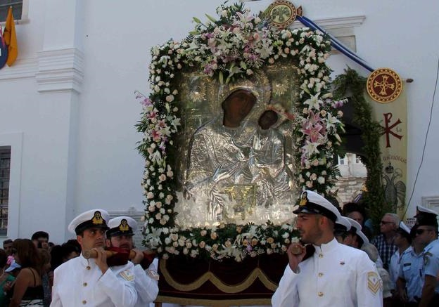 Έτοιμος να υποδεχθεί την πρωτότυπη Ιερά Εικόνα της Παναγίας της Εκατονταπυλιανής ο Πειραιάς