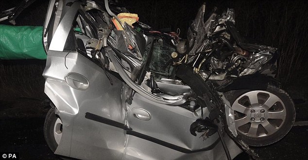 Σοκαριστικό βίντεο – Οδηγός φορτηγού έπαιζε με το κινητό του και ξεκλήρισε οικογένεια