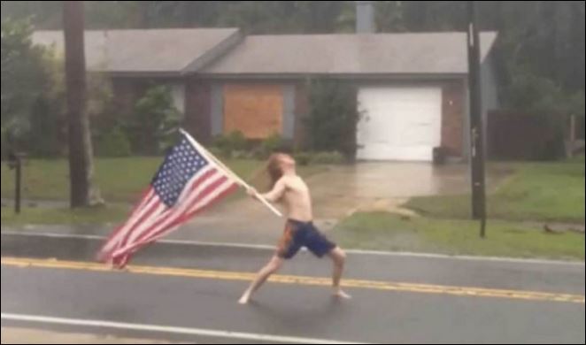 ΗΠΑ: Χόρευε ημίγυμνος Slayer περιμένοντας τον τυφώνα Μάθιου – ΒΙΝΤΕΟ