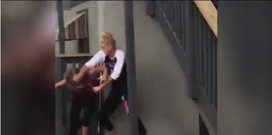 Άγριο ξύλο σε δρόμο της Φλόριντα μεταξύ δύο γυναικών – ΒΙΝΤΕΟ