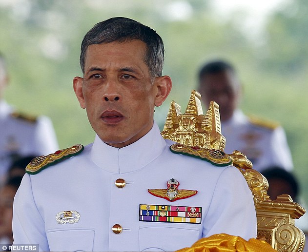Το παρελθόν του νέου βασιλιά της Ταϊλάνδης – ΦΩΤΟ