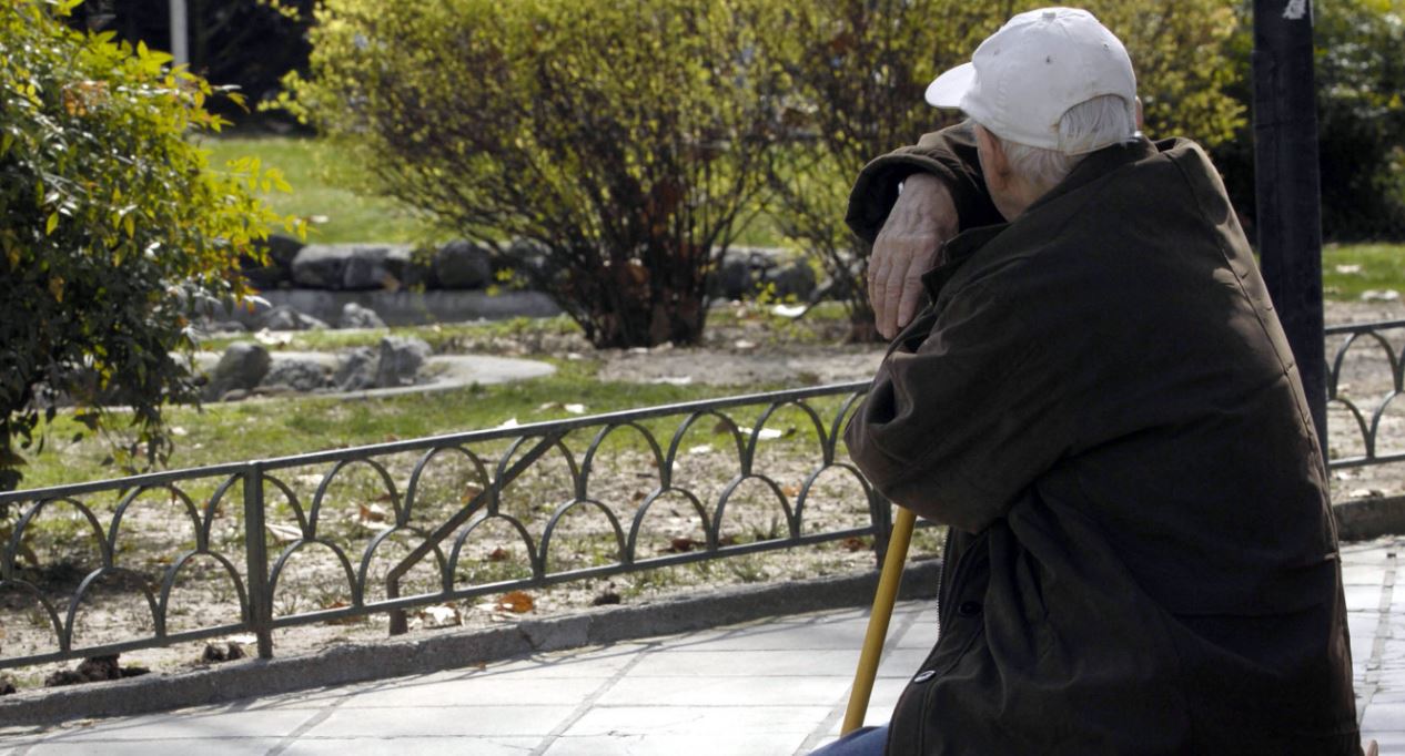 Άγριο «ψαλίδι» στις συντάξεις χηρείας