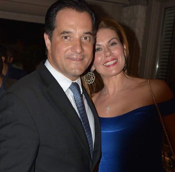 Η βραδινή έξοδος του Άδωνι με την Μανωλίδου – ΦΩΤΟ