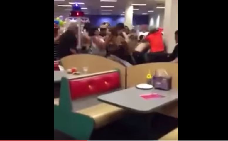 Ξύλο σε… παιδικό πάρτι – ΒΙΝΤΕΟ