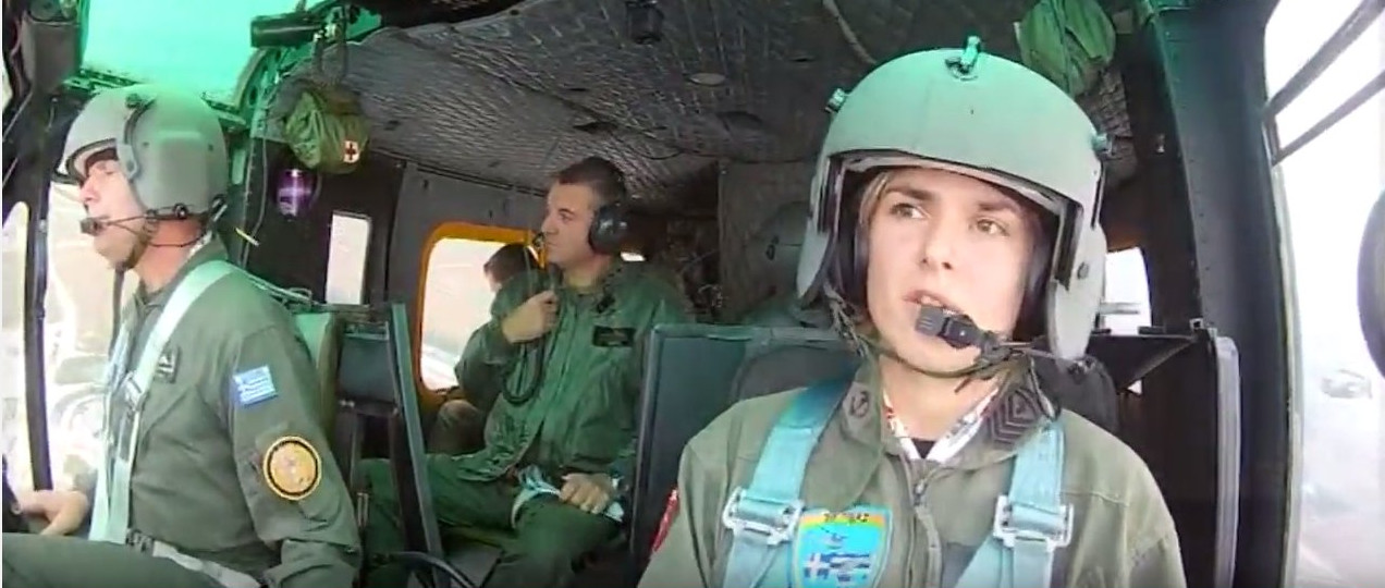 Η πιλότος του στρατιωτικού ελικοπτέρου που εντυπωσίασε – ΦΩΤΟ