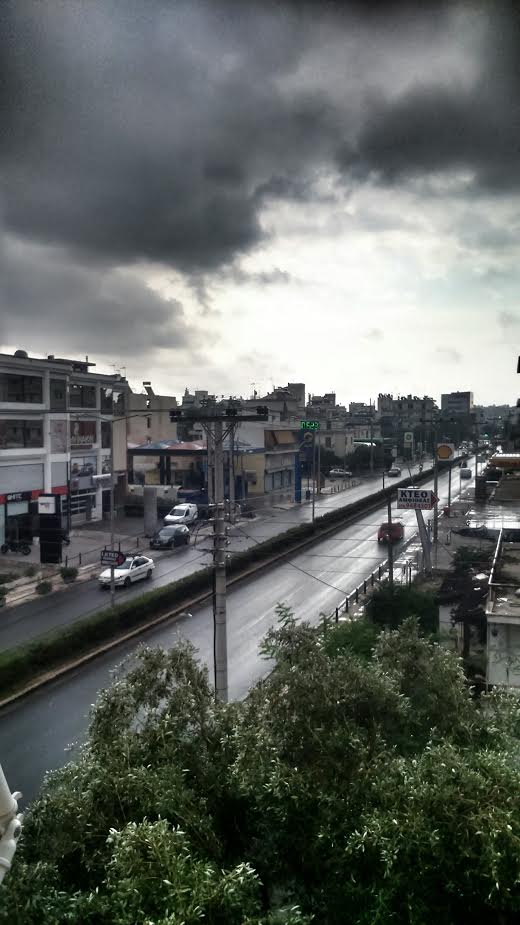 Βρέχει στο Παλαιό Φάληρο – ΦΩΤΟ