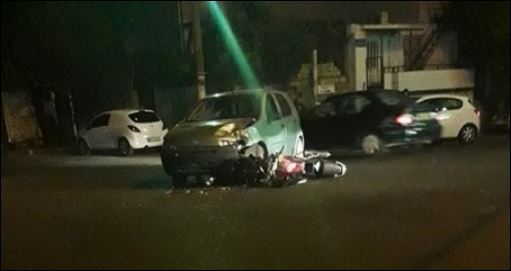 Σοβαρό τροχαίο στην Κρήτη – Μηχανή καρφώθηκε στις ρόδες αυτοκινήτου – ΦΩΤΟ