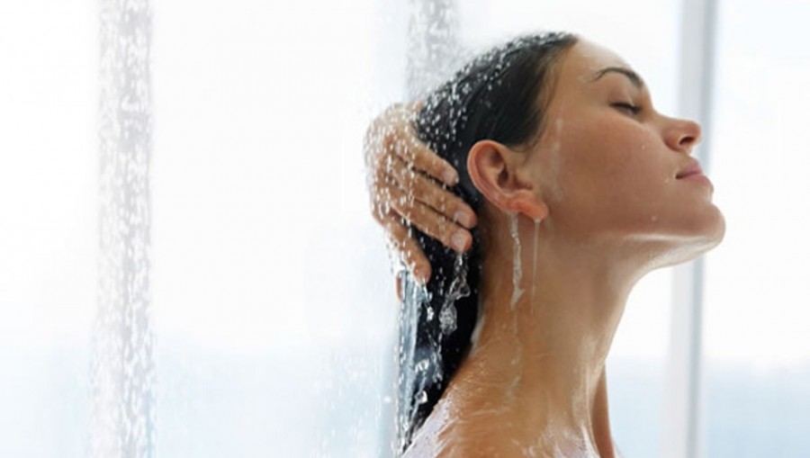 Ποιο λάθος στο ντους δυσκολεύει το πρωινό ξύπνημα