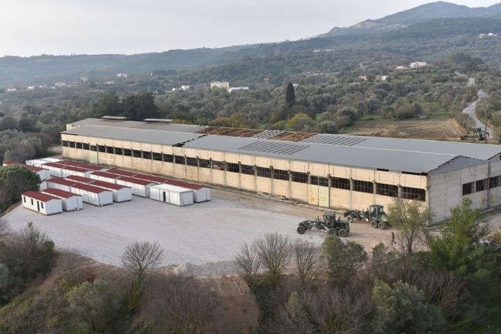 Έκθεση “καταπέλτης” για hot spot της Χίου – Ακατάλληλος χώρος για εργασία