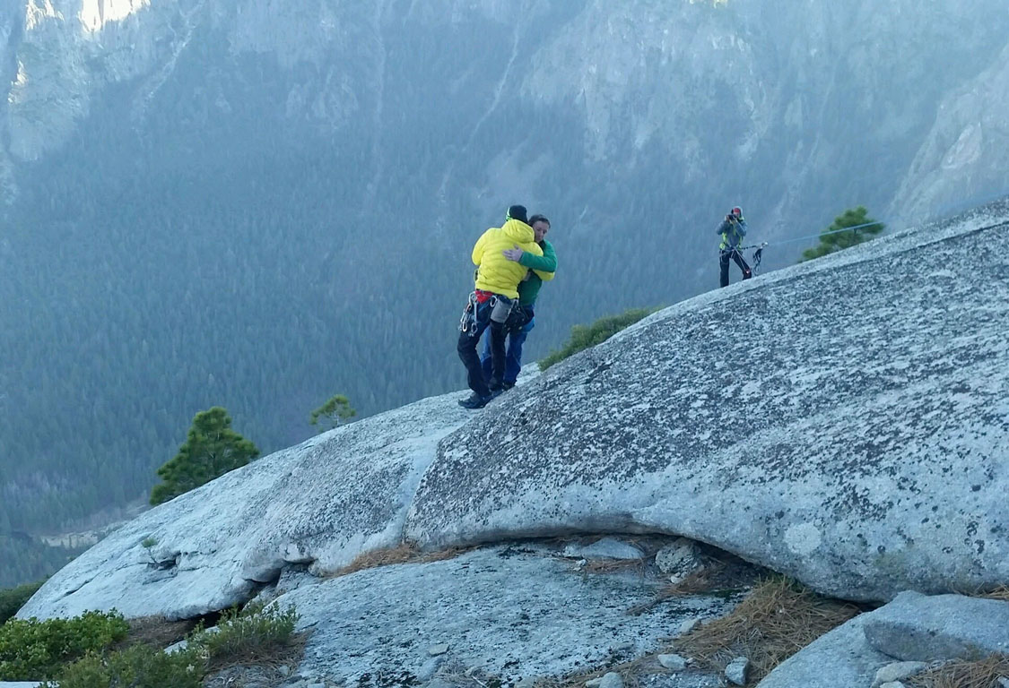Εντυπωσιακή διάσωση ορειβατών σε 2.200 μέτρα υψόμετρο – ΒΙΝΤΕΟ