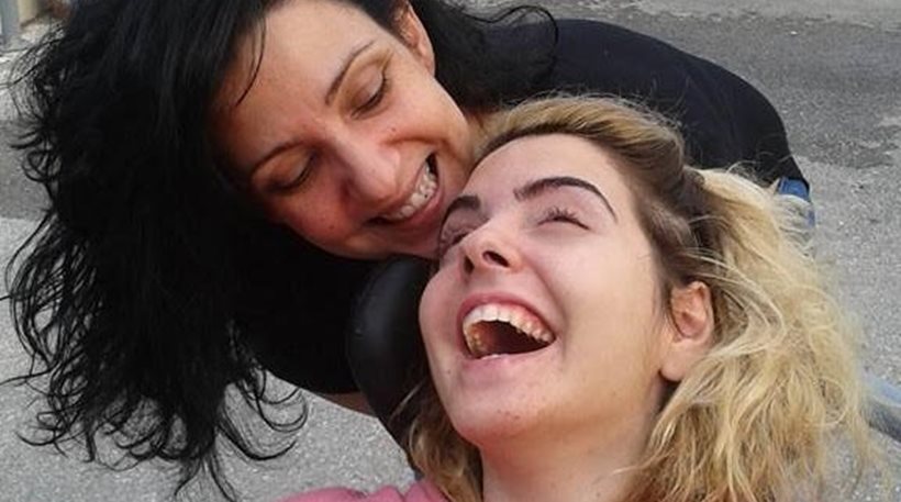 Έκοψαν την αναπηρική σύνταξη της Ασπασίας που την είχε πυροβολήσει ο πατέρας της
