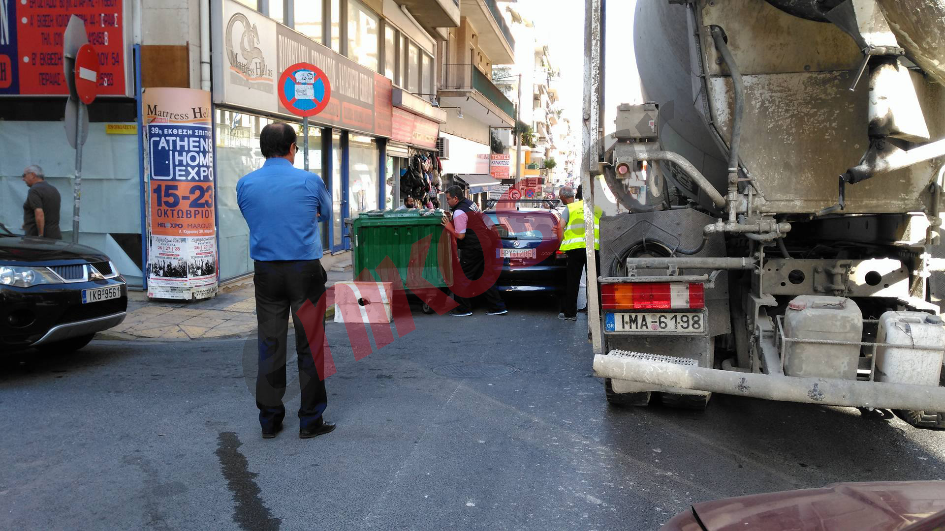 Ο αναίσθητος οδηγός προκάλεσε κυκλοφοριακό έμφραγμα στο κέντρο του Πειραιά – ΦΩΤΟ αναγνώστη