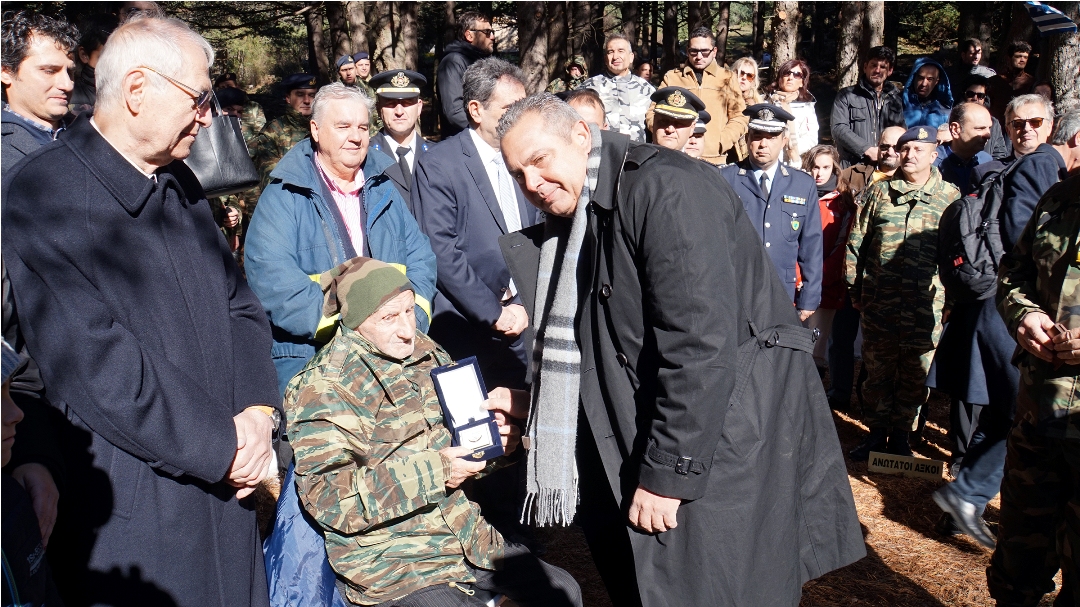 Τελετή τιμής στον ήρωα έφεδρο λοχία Δημήτρη Ίτσιο – ΦΩΤΟ