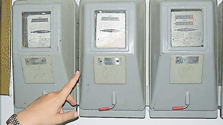 Μπλόκο στο κόλπο με τα… κρυμμένα τετραγωνικά