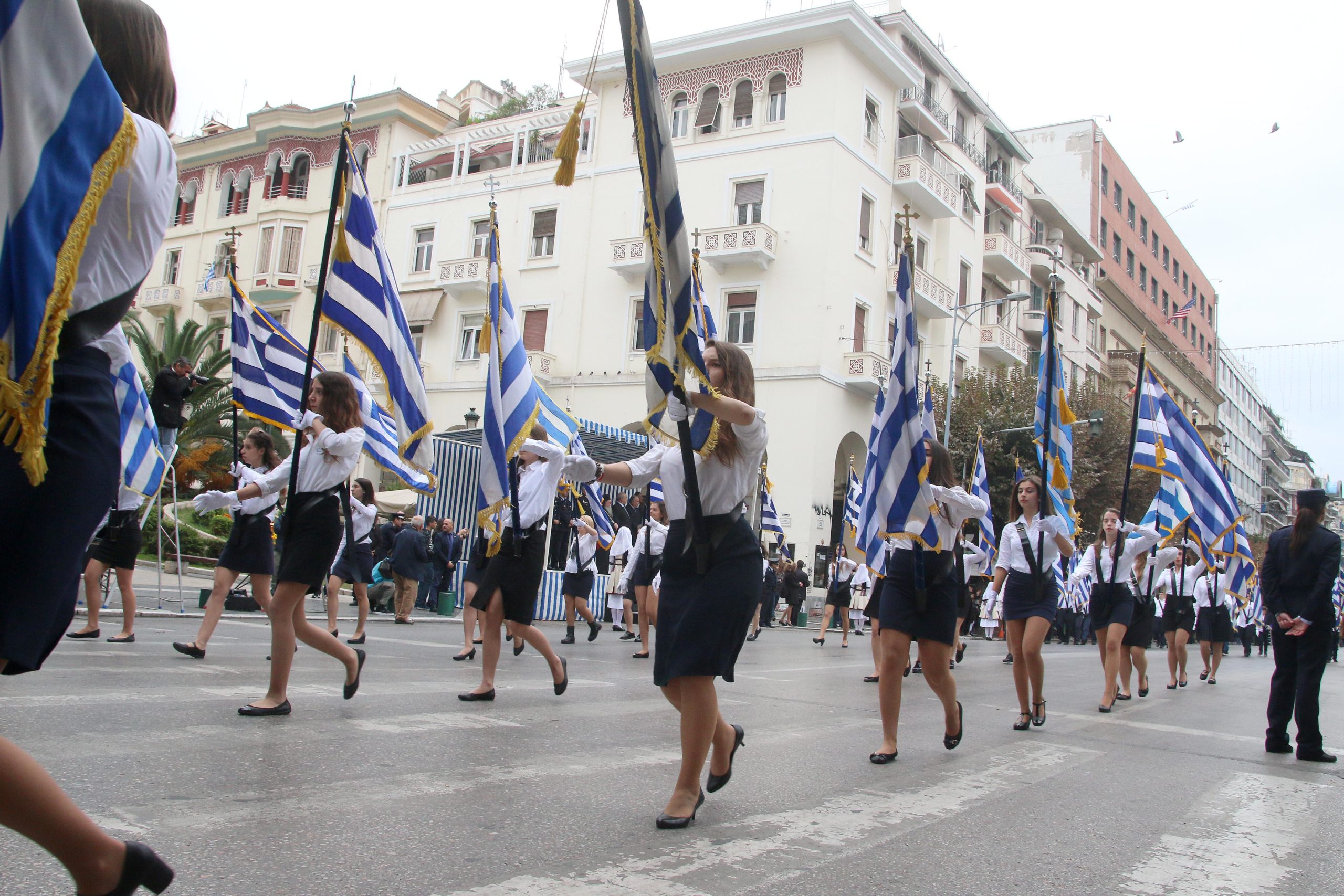 Απουσίασαν Μπουτάρης-Τζιτζικώστας από τη μαθητική παρέλαση – ΦΩΤΟ