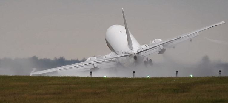 Προσγείωση που κόβει την ανάσα – ΒΙΝΤΕΟ